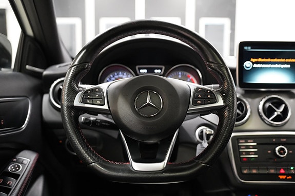 Mercedes-Benz GLA220 d 12 of 23