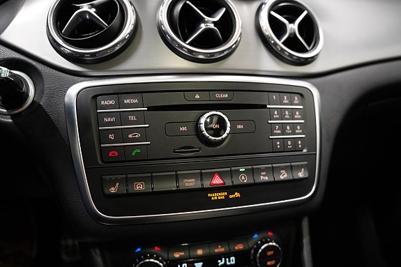 Mercedes-Benz GLA220 d 16 of 23