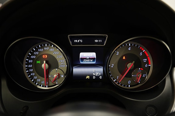 Mercedes-Benz GLA220 d 13 of 23