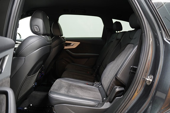 Audi Q7 27 of 30