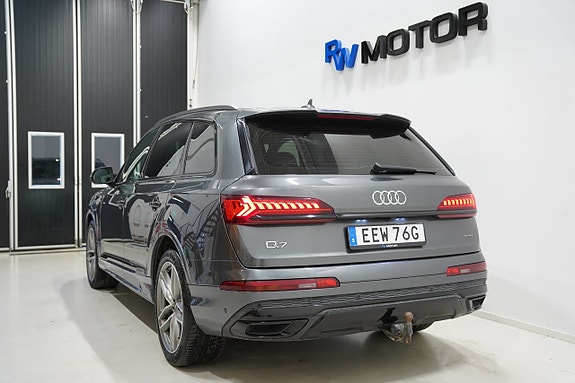 Audi Q7 8 of 30