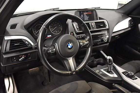 BMW 118i 8 of 17