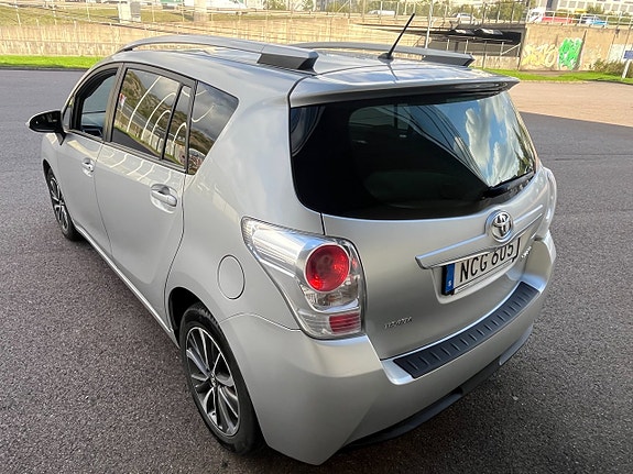 Toyota Verso 4 of 16