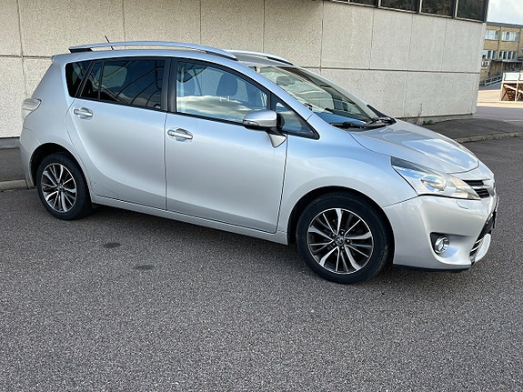 Toyota Verso 2 of 16