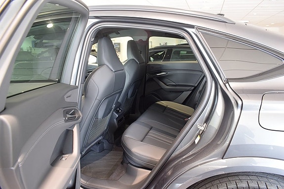 Audi Q6 e-tron 7 of 10