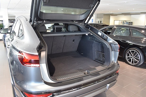 Audi Q6 e-tron 8 of 10