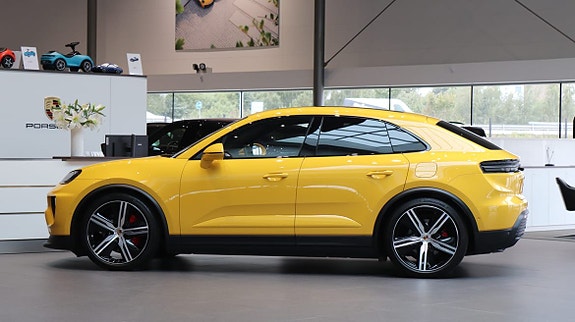 Porsche Macan 4 of 13