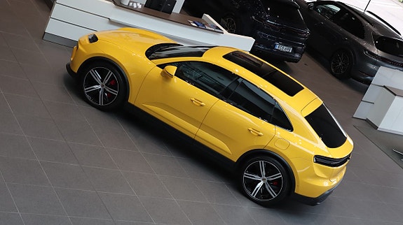 Porsche Macan 6 of 13