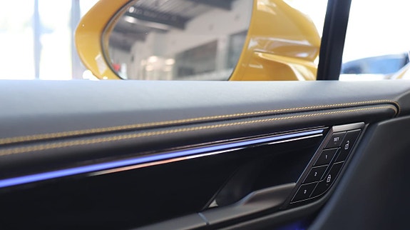 Porsche Macan 9 of 13