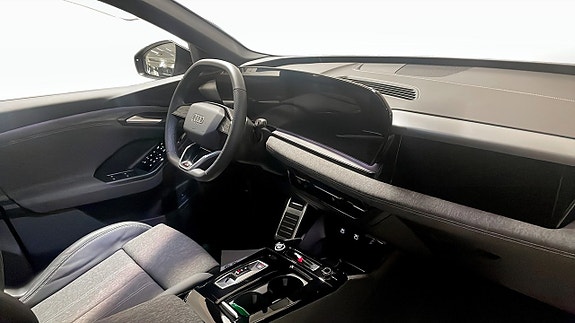 Audi Q6 e-tron 12 of 15