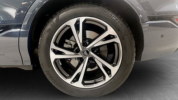 Audi Q6 e-tron 7 of 15