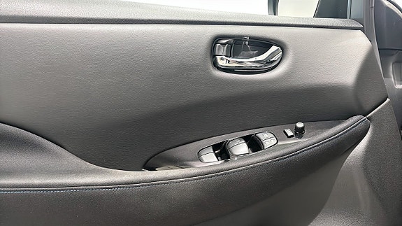 Nissan Leaf 11 of 12