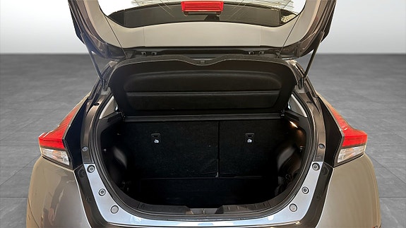 Nissan Leaf 10 of 12