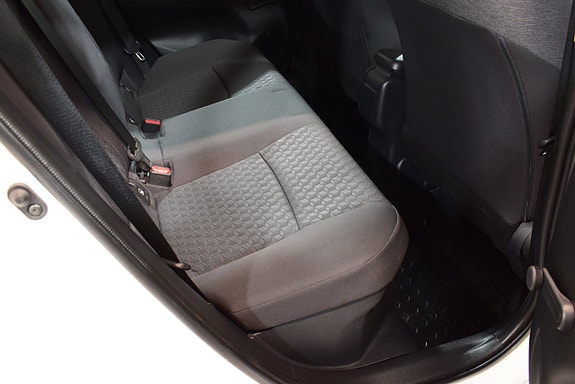 Toyota Yaris 15 of 20