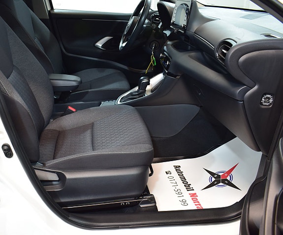 Toyota Yaris 13 of 20