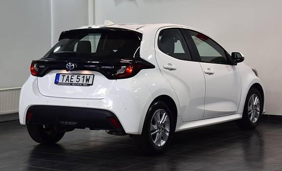 Toyota Yaris 6 of 20