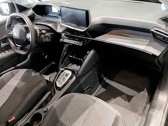 Peugeot 208 11 of 15