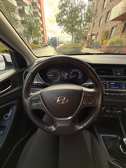 Hyundai i20 6 of 13