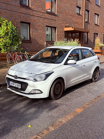 Hyundai i20 3 of 13
