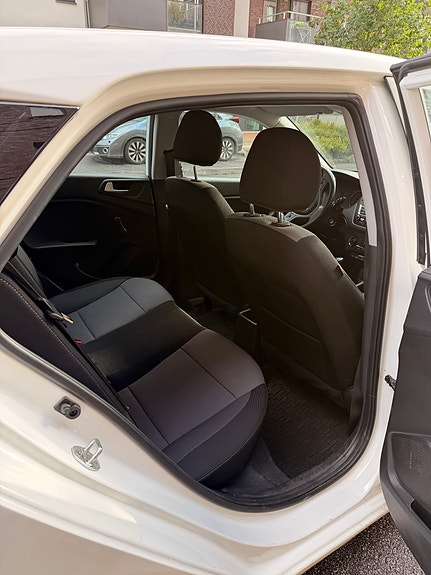 Hyundai i20 9 of 13