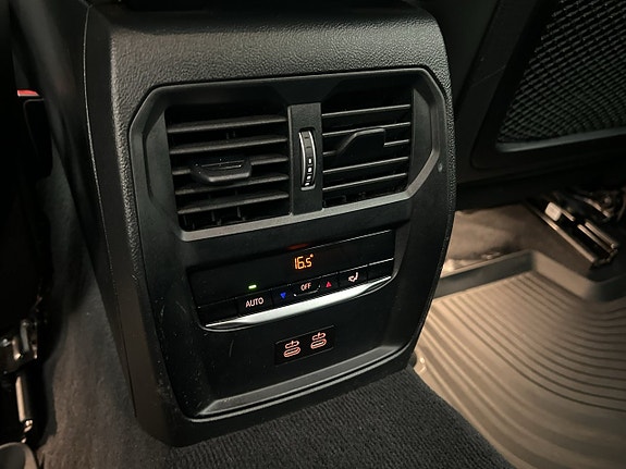 BMW 330e 16 of 30