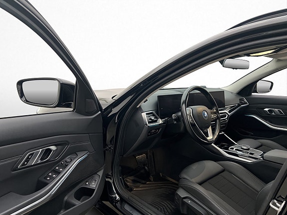 BMW 330e 17 of 30