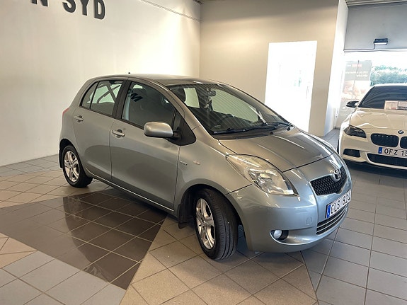 Toyota Yaris 6 of 10