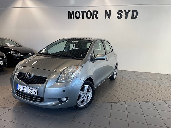 Toyota Yaris 3 of 10