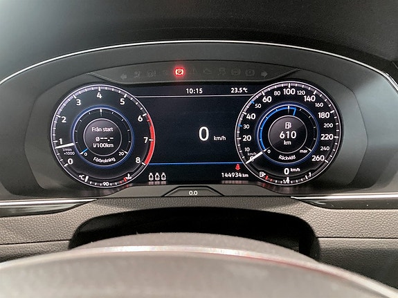 Volkswagen Passat 8 of 16