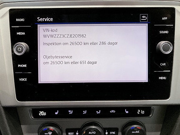 Volkswagen Passat 9 of 16