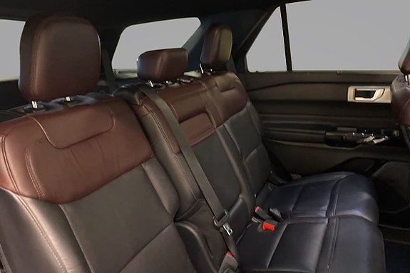 Ford Explorer 10 of 20