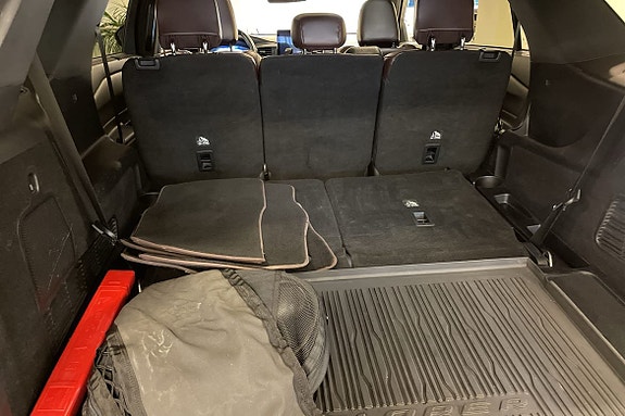 Ford Explorer 11 of 20