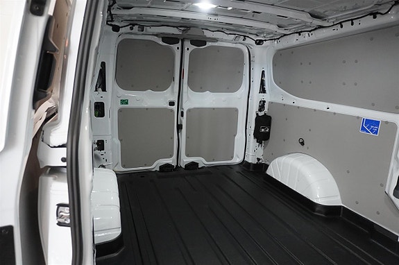 Ford Transit Custom 7 of 15