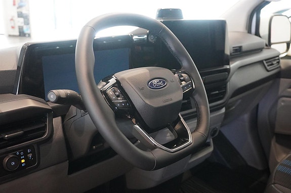 Ford Transit Custom 2 of 15