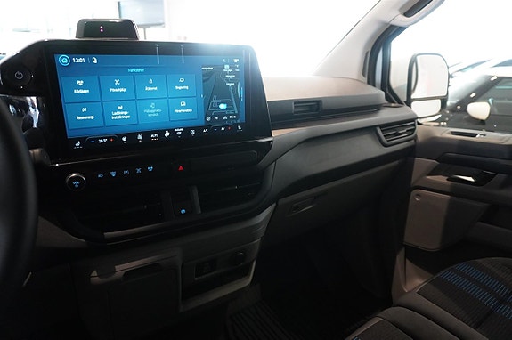 Ford Transit Custom 9 of 15