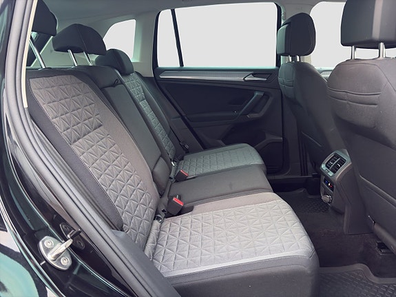Volkswagen Tiguan 14 of 21