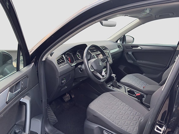 Volkswagen Tiguan 11 of 21