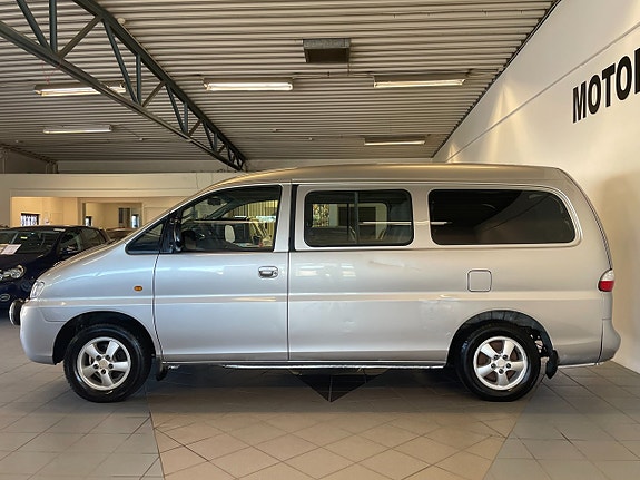 Hyundai H-1 5 of 16