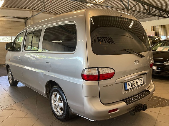 Hyundai H-1 7 of 16