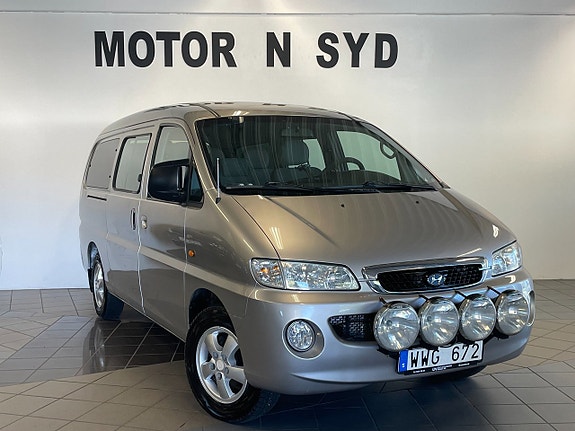 Hyundai H-1 2 of 16