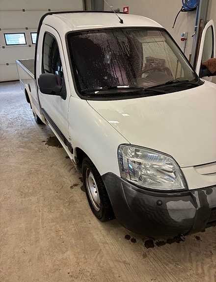 Peugeot Partner 2 of 3