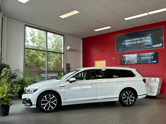 Volkswagen Passat 5 of 16