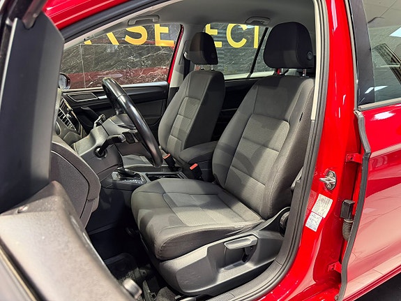 Volkswagen Golf Sportsvan 20 of 29