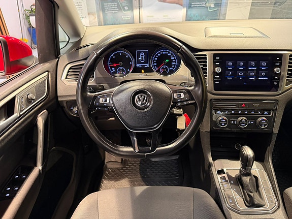 Volkswagen Golf Sportsvan 10 of 29