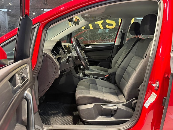 Volkswagen Golf Sportsvan 19 of 29