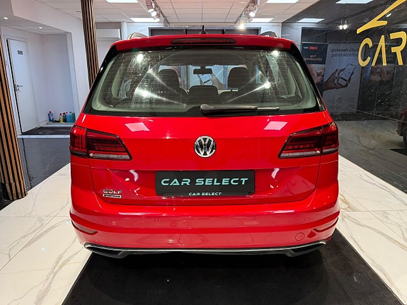 Volkswagen Golf Sportsvan 4 of 29