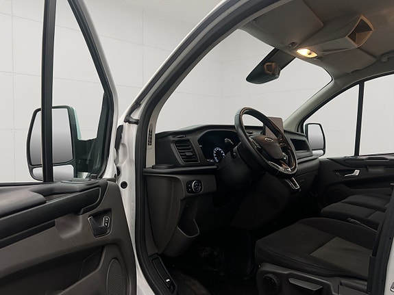 Ford Transit Custom 13 of 29