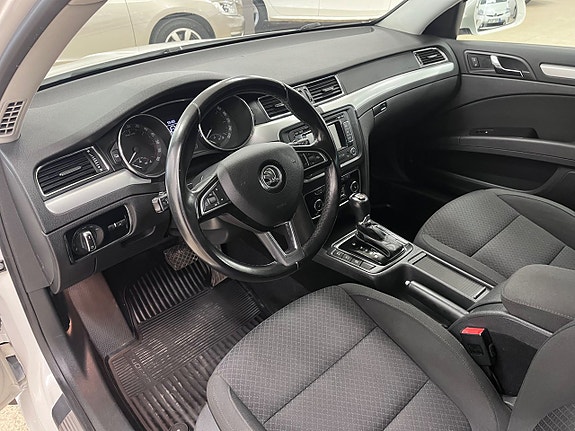 Skoda Superb 8 of 15