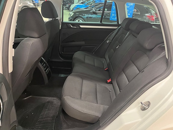 Skoda Superb 9 of 15