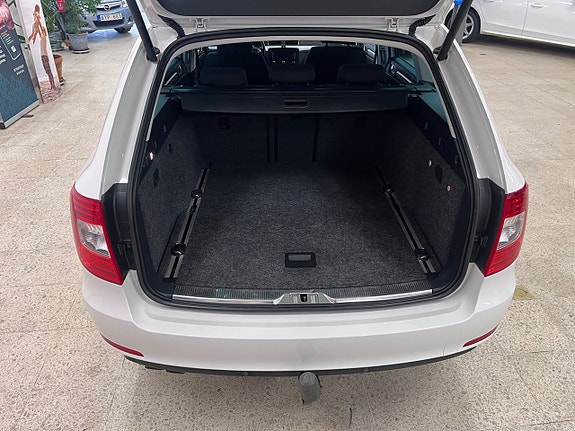 Skoda Superb 10 of 15